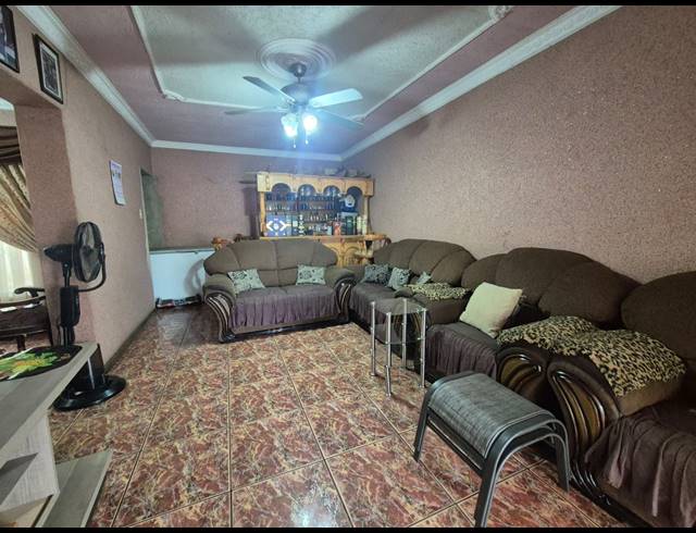 4 BEDROOM HOUSE FOR SALE IN ARCON PARK